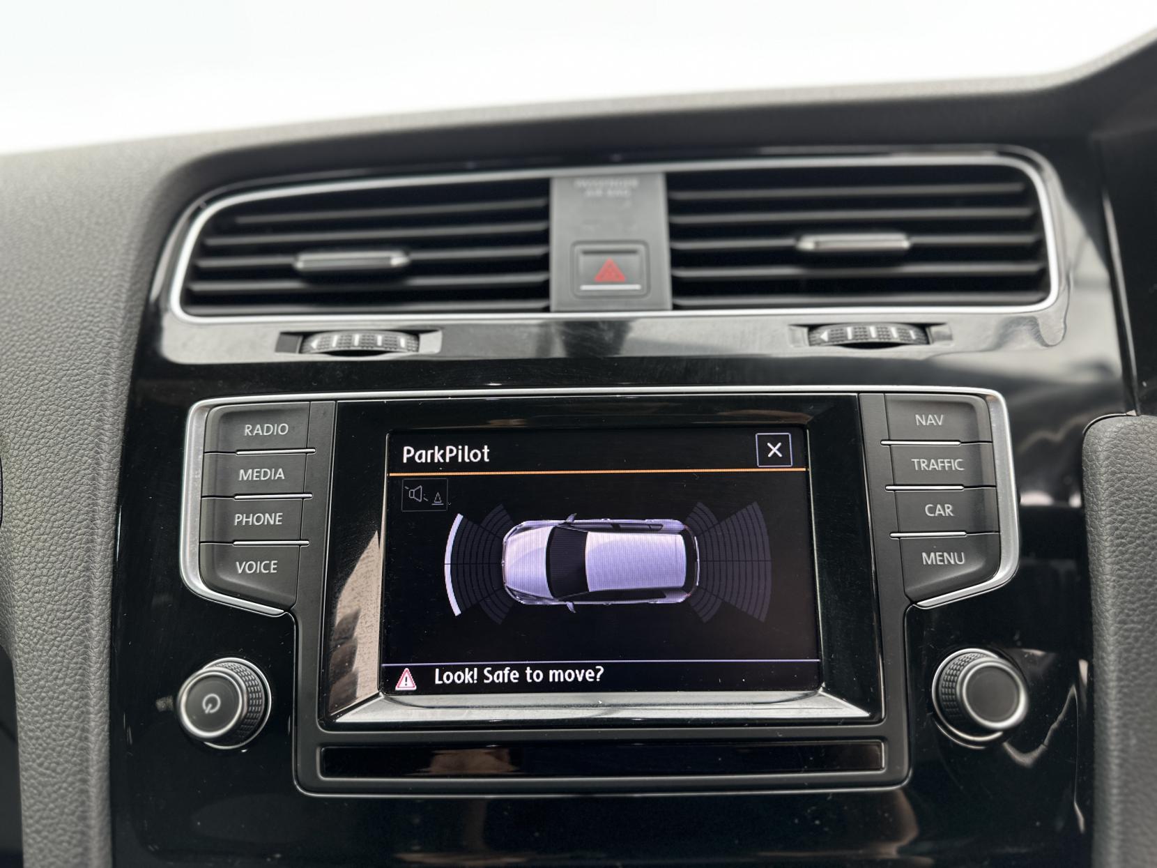 Volkswagen Golf 1.4 TSI BlueMotion Tech ACT R-Line Hatchback 5dr Petrol DSG Euro 6 (s/s) (150 ps)