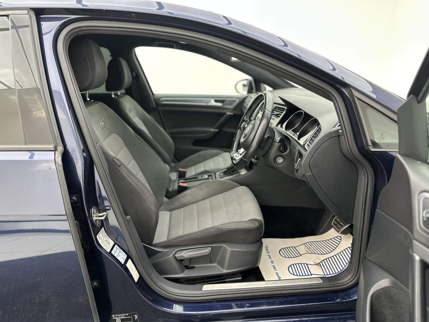 Volkswagen Golf 1.4 TSI BlueMotion Tech ACT R-Line Hatchback 5dr Petrol DSG Euro 6 (s/s) (150 ps)