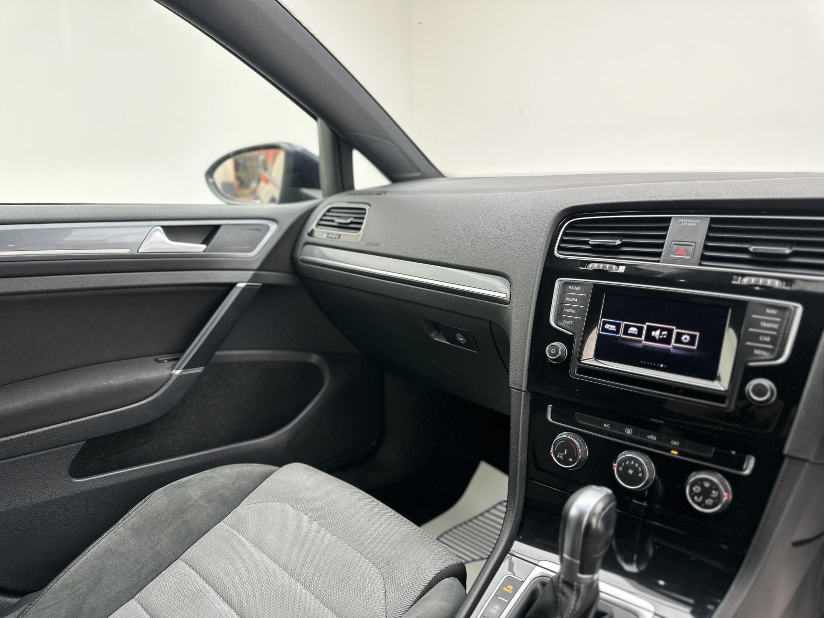 Volkswagen Golf 1.4 TSI BlueMotion Tech ACT R-Line Hatchback 5dr Petrol DSG Euro 6 (s/s) (150 ps)