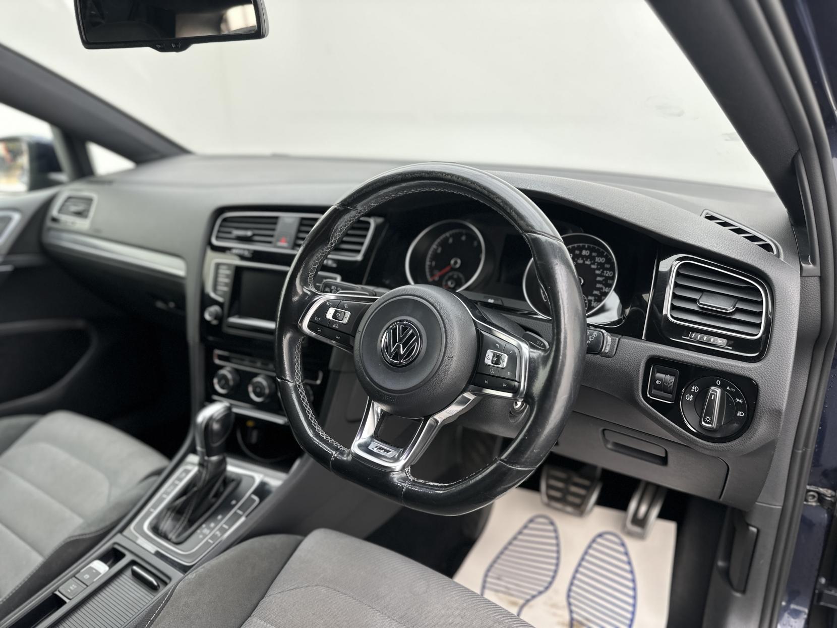 Volkswagen Golf 1.4 TSI BlueMotion Tech ACT R-Line Hatchback 5dr Petrol DSG Euro 6 (s/s) (150 ps)