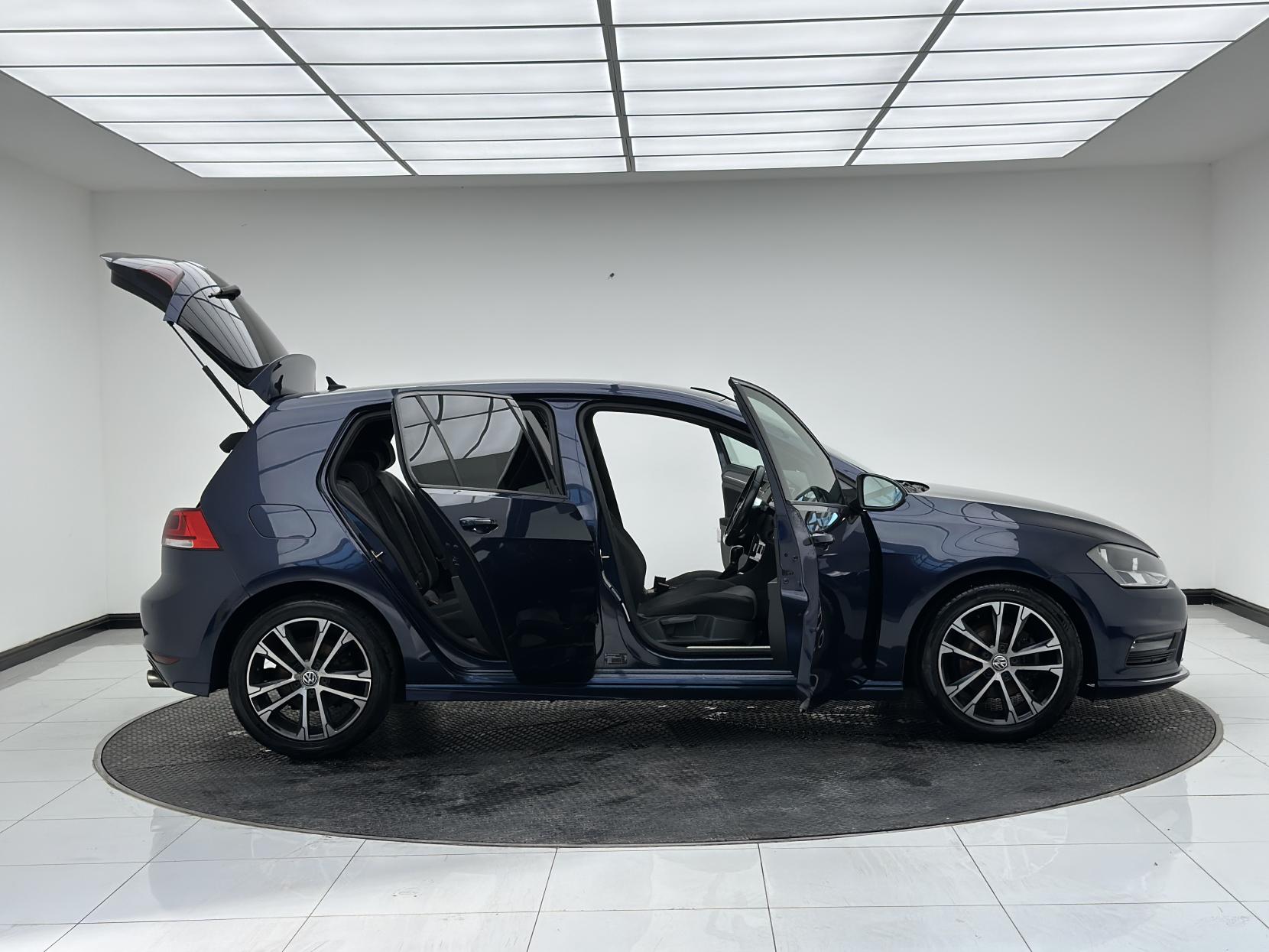 Volkswagen Golf 1.4 TSI BlueMotion Tech ACT R-Line Hatchback 5dr Petrol DSG Euro 6 (s/s) (150 ps)