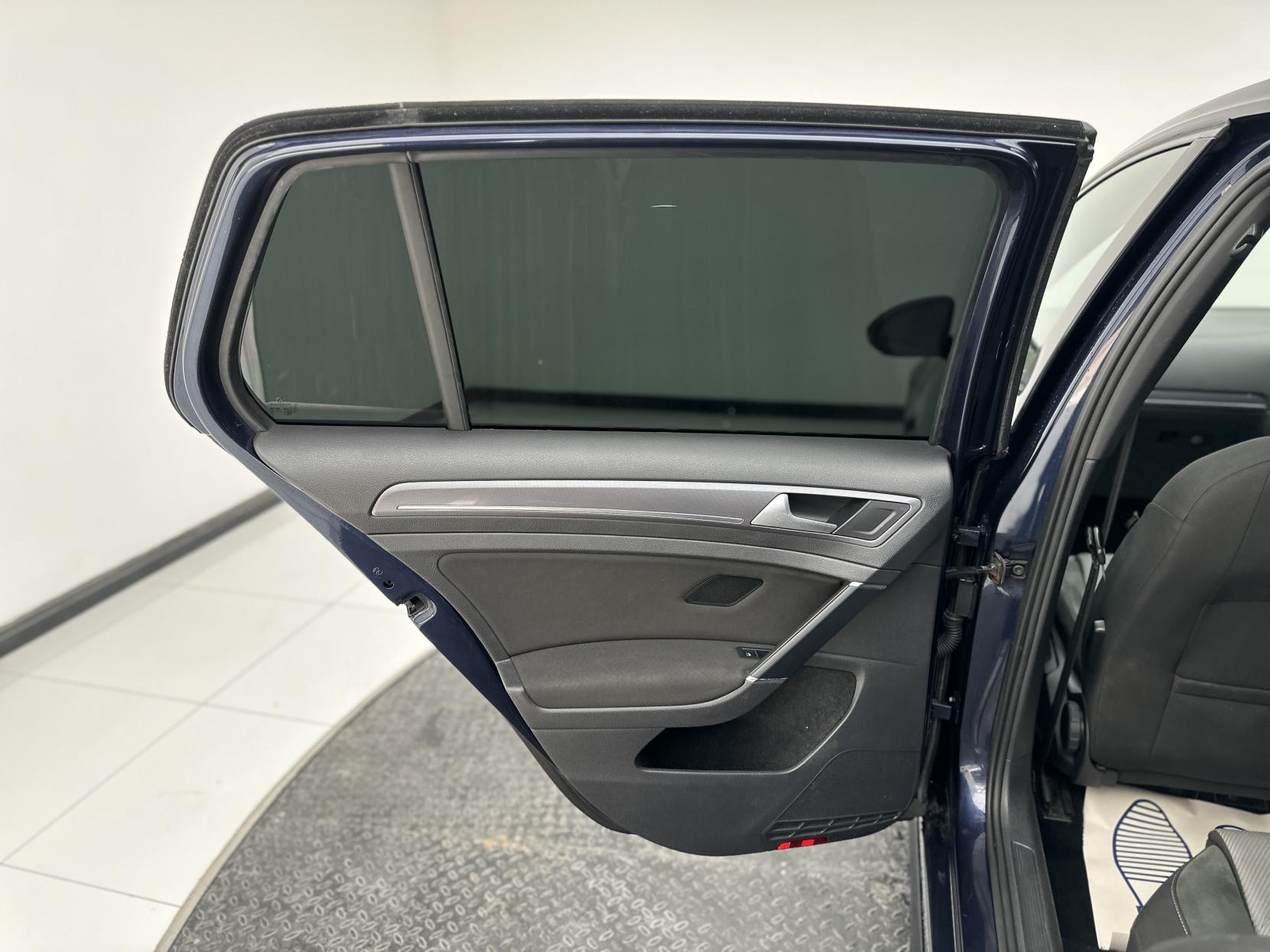 Volkswagen Golf 1.4 TSI BlueMotion Tech ACT R-Line Hatchback 5dr Petrol DSG Euro 6 (s/s) (150 ps)