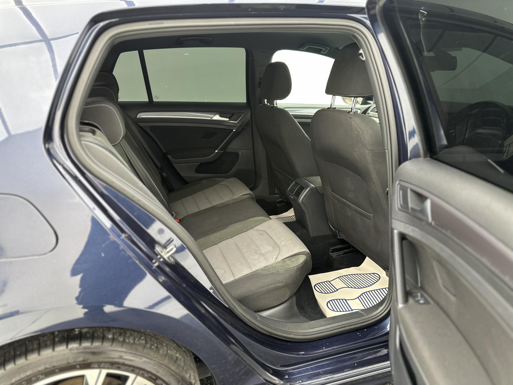 Volkswagen Golf 1.4 TSI BlueMotion Tech ACT R-Line Hatchback 5dr Petrol DSG Euro 6 (s/s) (150 ps)