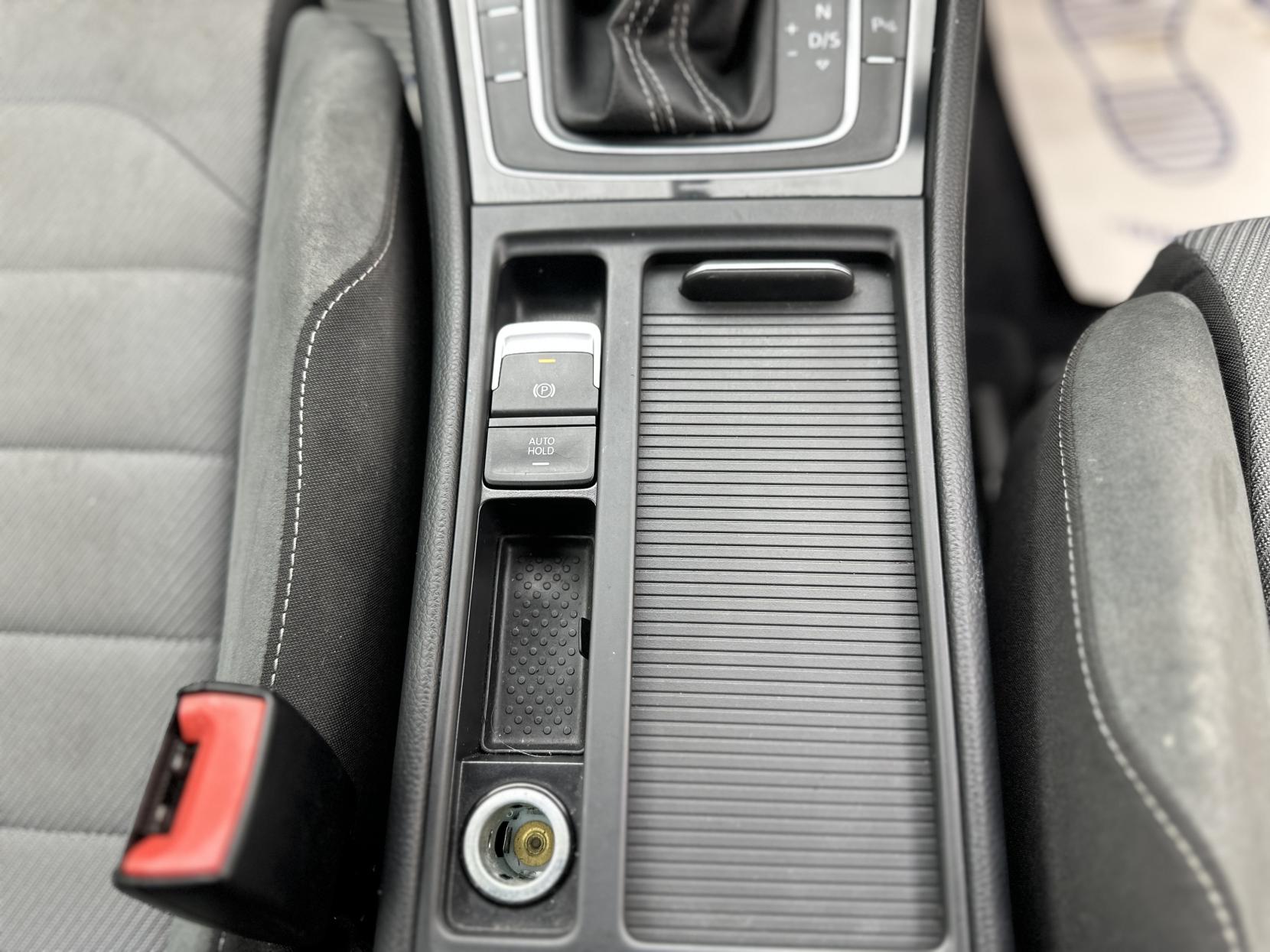 Volkswagen Golf 1.4 TSI BlueMotion Tech ACT R-Line Hatchback 5dr Petrol DSG Euro 6 (s/s) (150 ps)