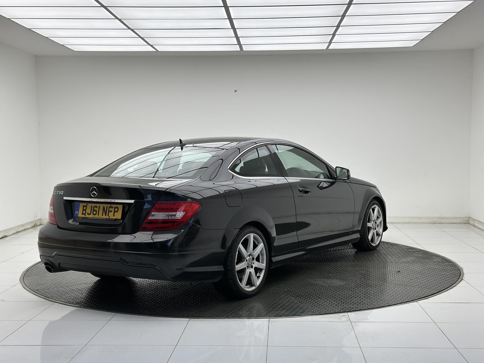 Mercedes-Benz C Class 1.8 C250 BlueEfficiency AMG Sport Coupe 2dr Petrol G-Tronic+ Euro 5 (s/s) (204 ps)