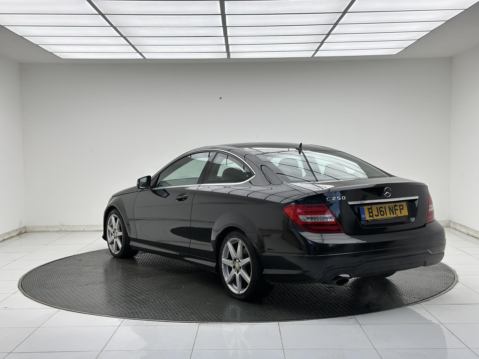 Mercedes-Benz C Class 1.8 C250 BlueEfficiency AMG Sport Coupe 2dr Petrol G-Tronic+ Euro 5 (s/s) (204 ps)