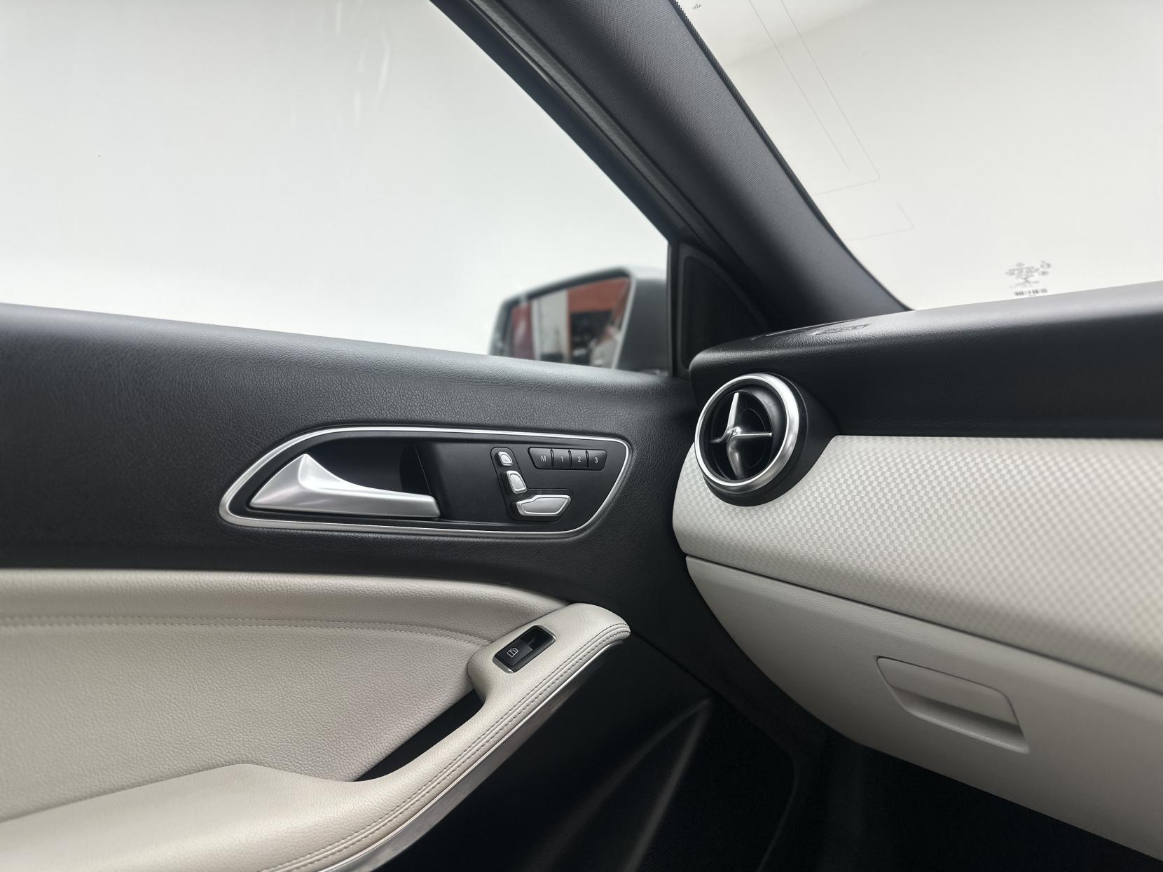 Mercedes-Benz A Class 1.5 A180d Sport (Premium Plus) Hatchback 5dr Diesel 7G-DCT Euro 6 (s/s) (109 ps)