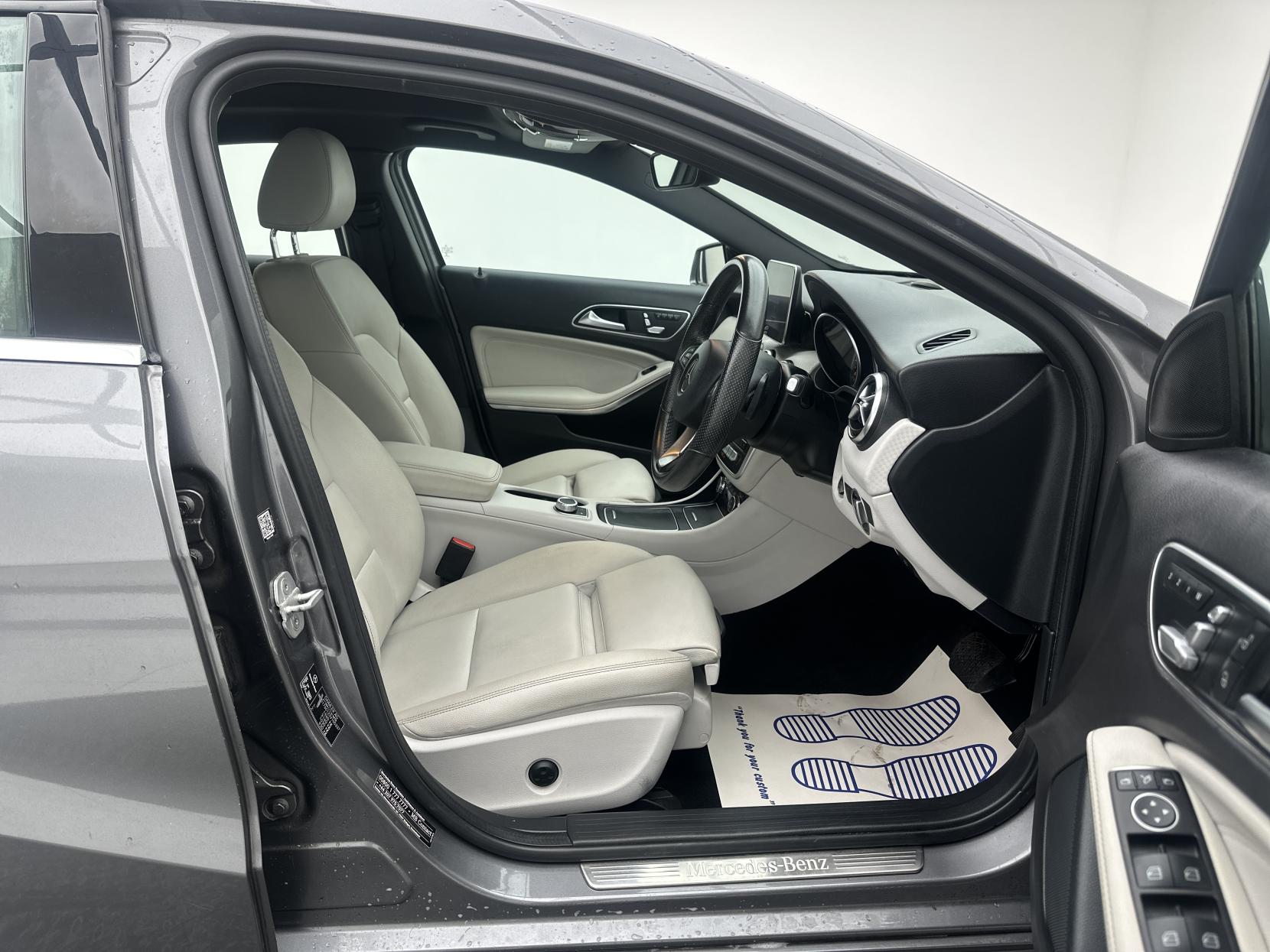 Mercedes-Benz A Class 1.5 A180d Sport (Premium Plus) Hatchback 5dr Diesel 7G-DCT Euro 6 (s/s) (109 ps)