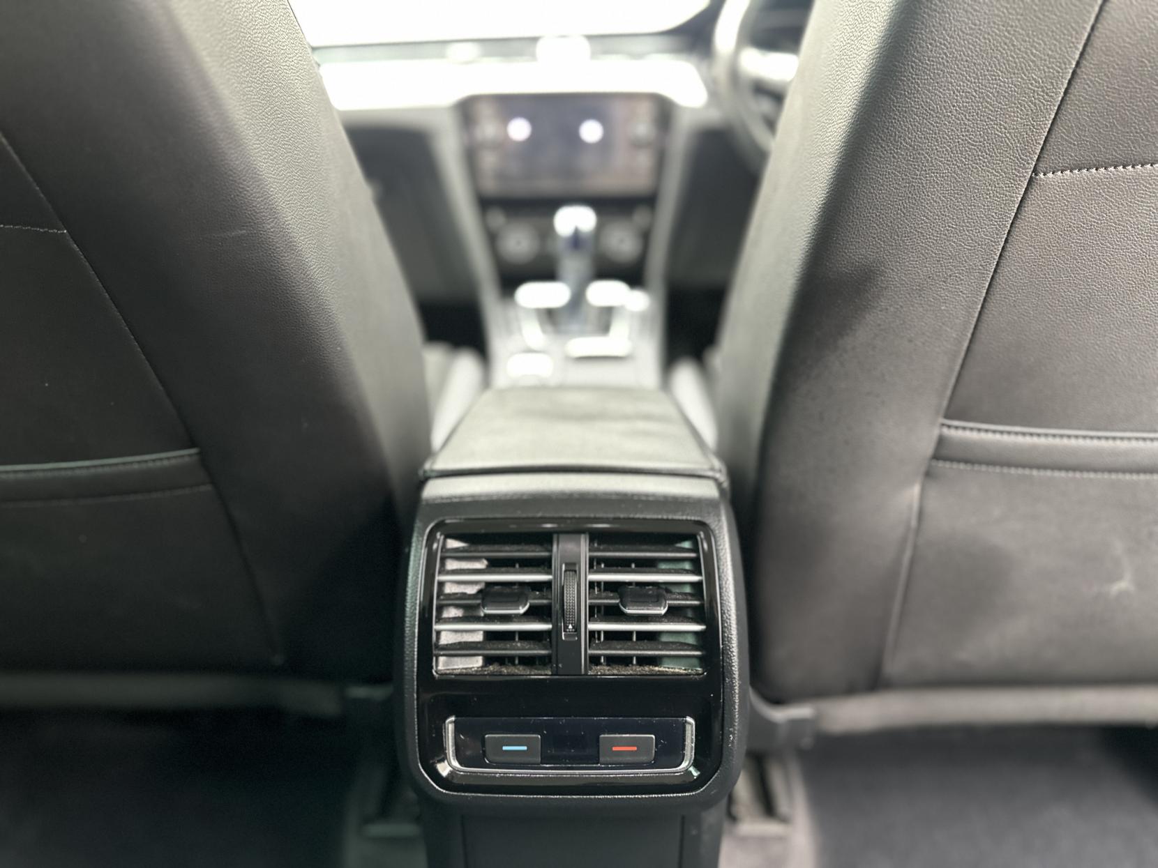 Volkswagen Passat 1.4 TSI GTE Estate 5dr Petrol Plug-in Hybrid DSG Euro 6 (s/s) (218 ps)