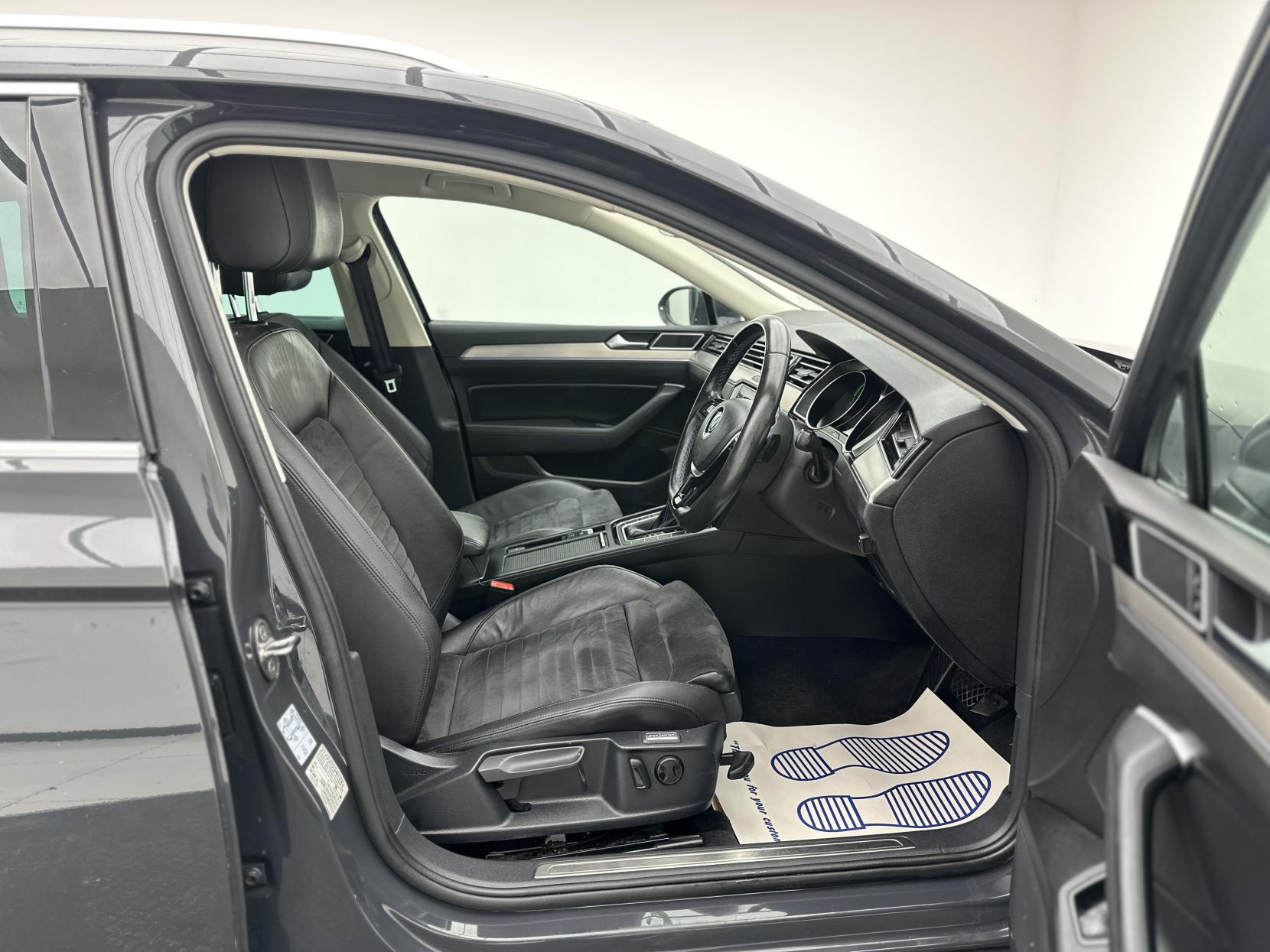 Volkswagen Passat 1.4 TSI GTE Estate 5dr Petrol Plug-in Hybrid DSG Euro 6 (s/s) (218 ps)