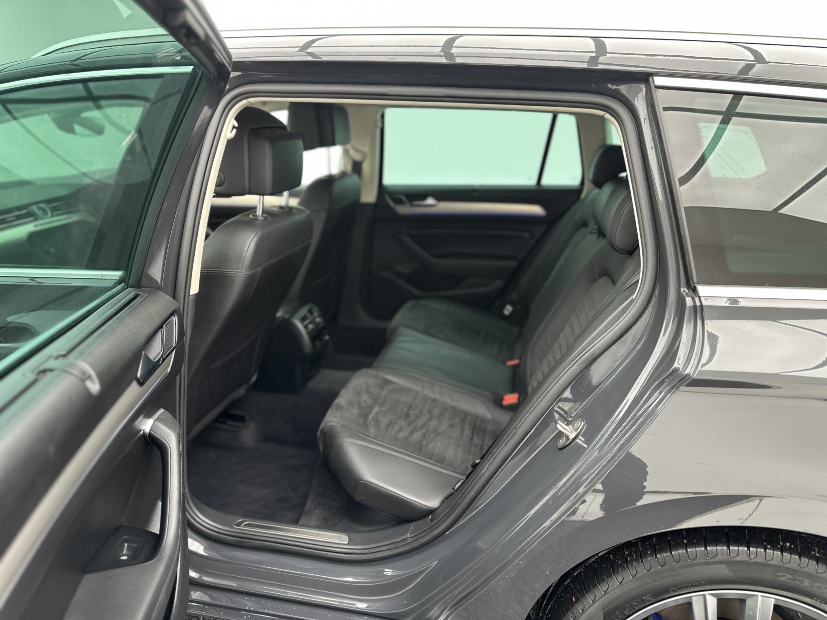 Volkswagen Passat 1.4 TSI GTE Estate 5dr Petrol Plug-in Hybrid DSG Euro 6 (s/s) (218 ps)