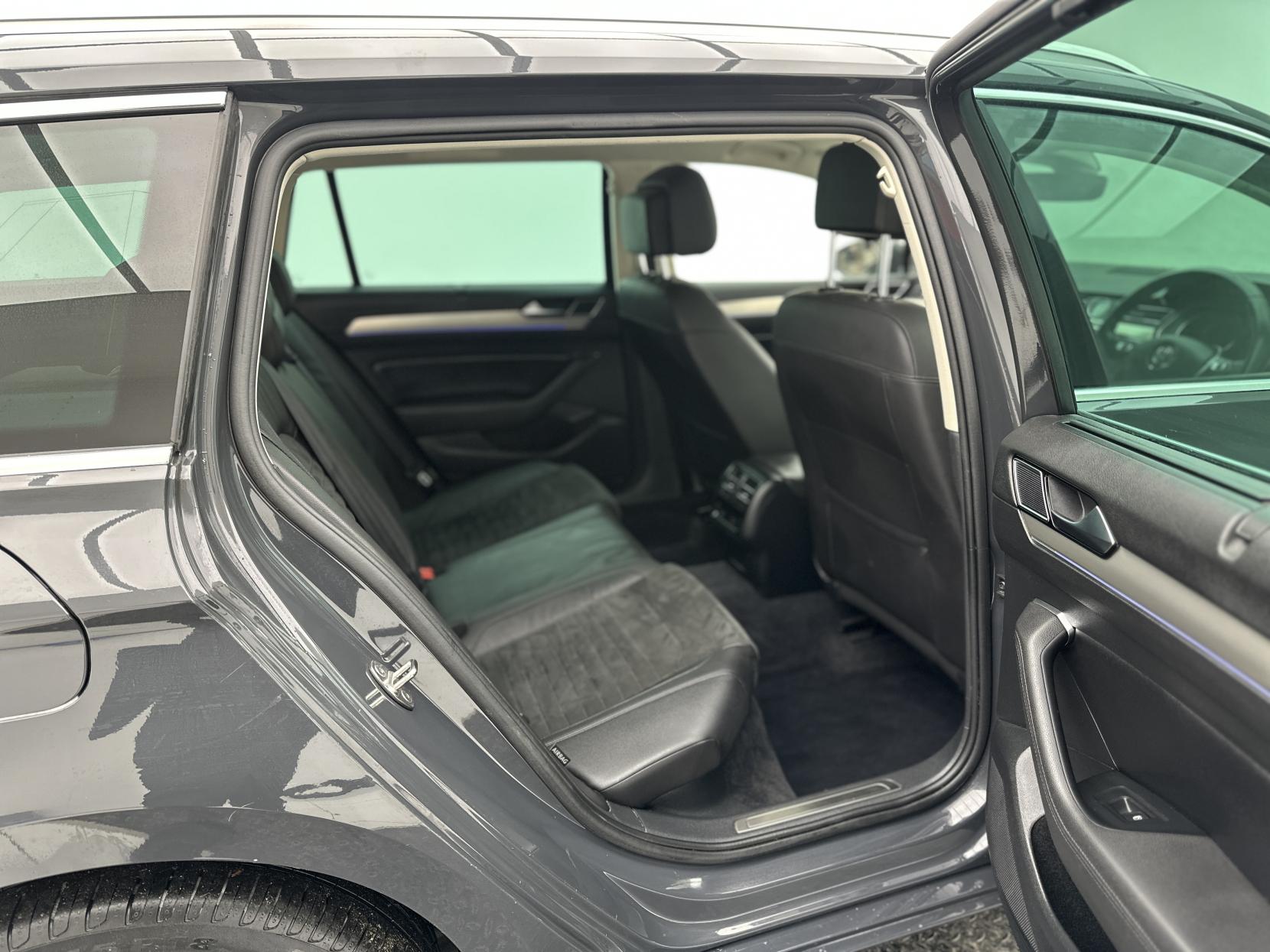 Volkswagen Passat 1.4 TSI GTE Estate 5dr Petrol Plug-in Hybrid DSG Euro 6 (s/s) (218 ps)