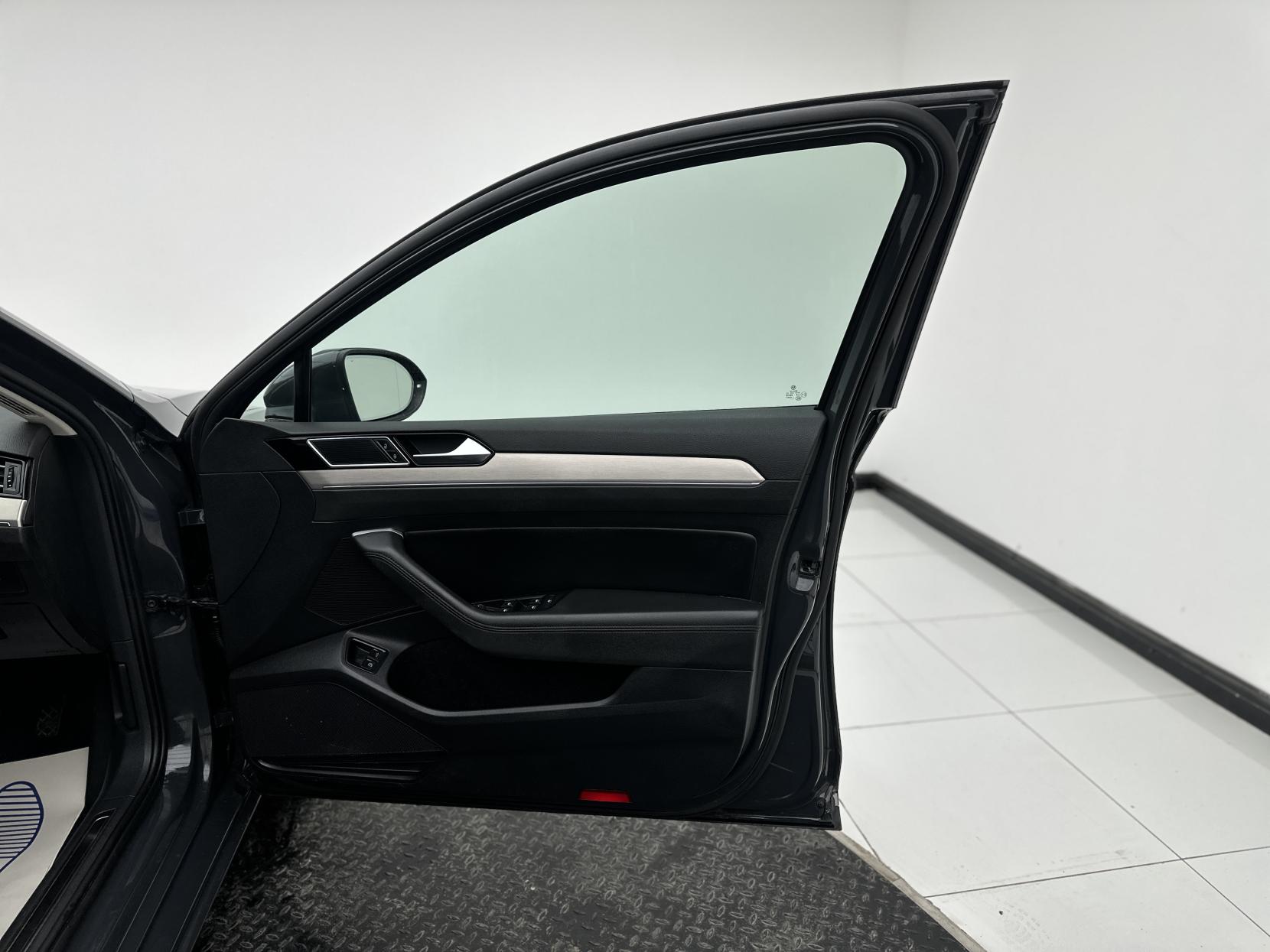 Volkswagen Passat 1.4 TSI GTE Estate 5dr Petrol Plug-in Hybrid DSG Euro 6 (s/s) (218 ps)