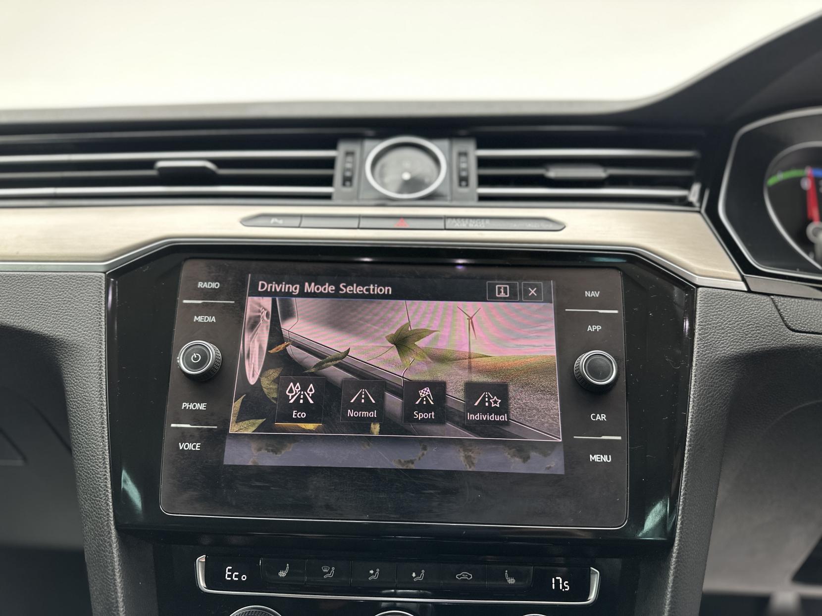 Volkswagen Passat 1.4 TSI GTE Estate 5dr Petrol Plug-in Hybrid DSG Euro 6 (s/s) (218 ps)