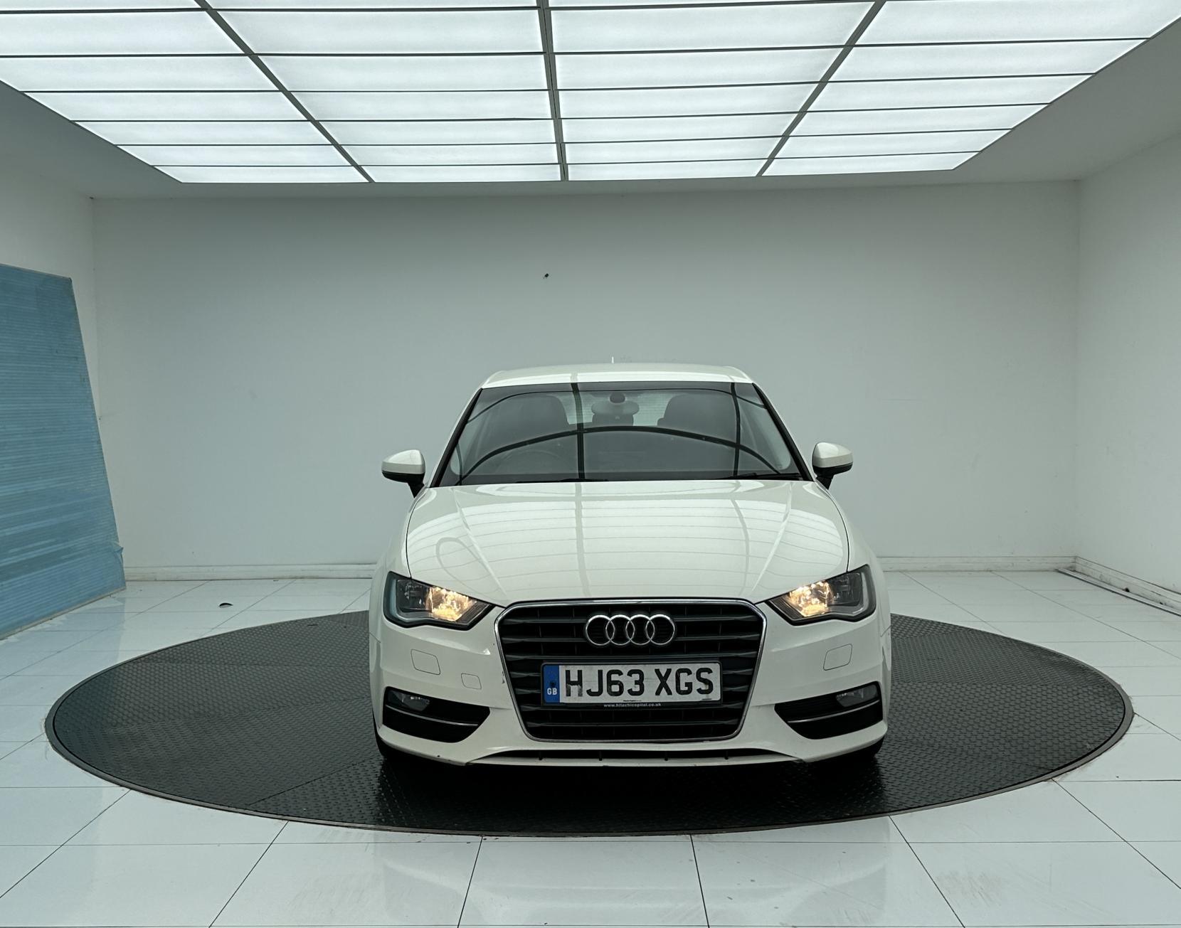 Audi A3 1.6 TDI SE Hatchback 3dr Diesel Manual Euro 5 (s/s) (105 ps)