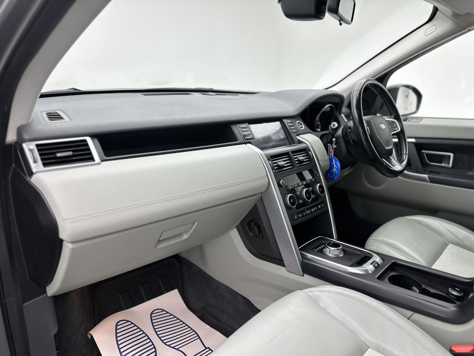 Land Rover Discovery Sport 2.0 TD4 SE SUV 5dr Diesel Auto 4WD Euro 6 (s/s) (180 ps)