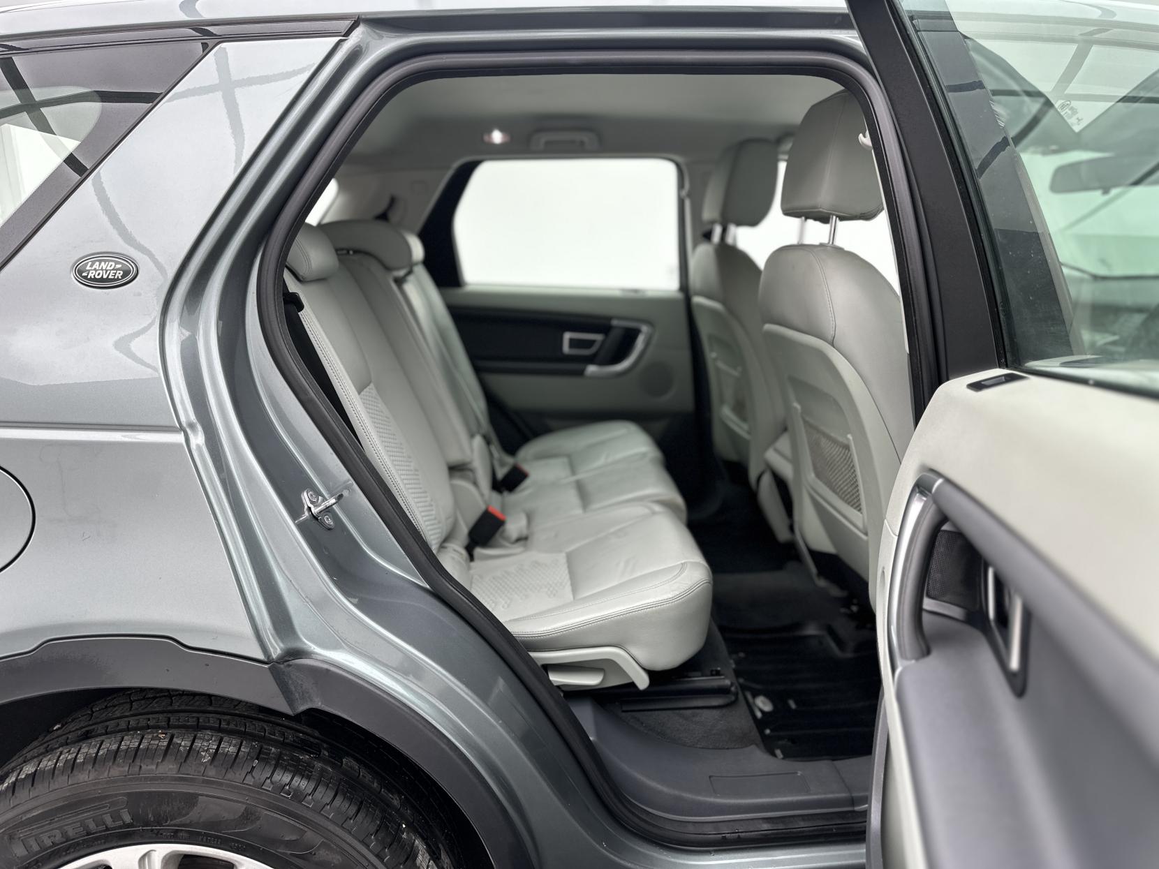 Land Rover Discovery Sport 2.0 TD4 SE SUV 5dr Diesel Auto 4WD Euro 6 (s/s) (180 ps)