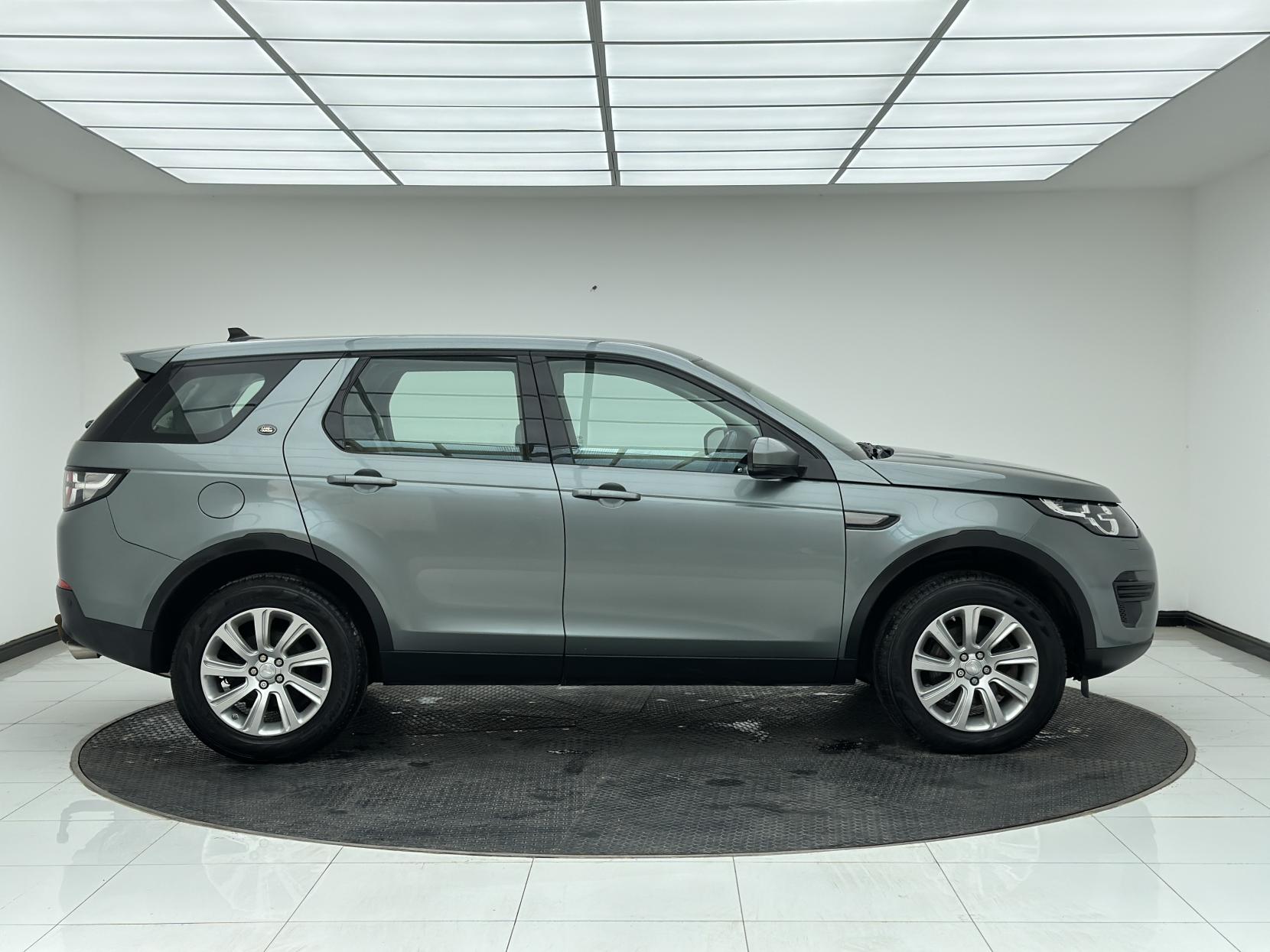 Land Rover Discovery Sport 2.0 TD4 SE SUV 5dr Diesel Auto 4WD Euro 6 (s/s) (180 ps)