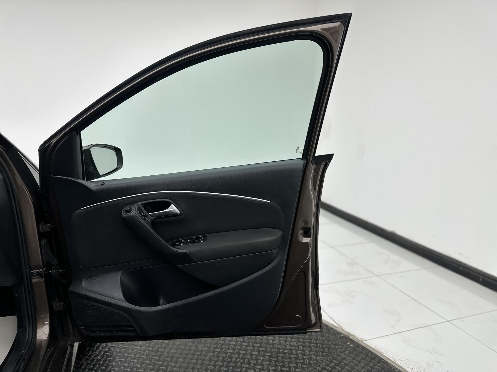 Volkswagen Polo 1.2 TSI BlueMotion Tech SE Hatchback 5dr Petrol Manual Euro 6 (s/s) (90 ps)