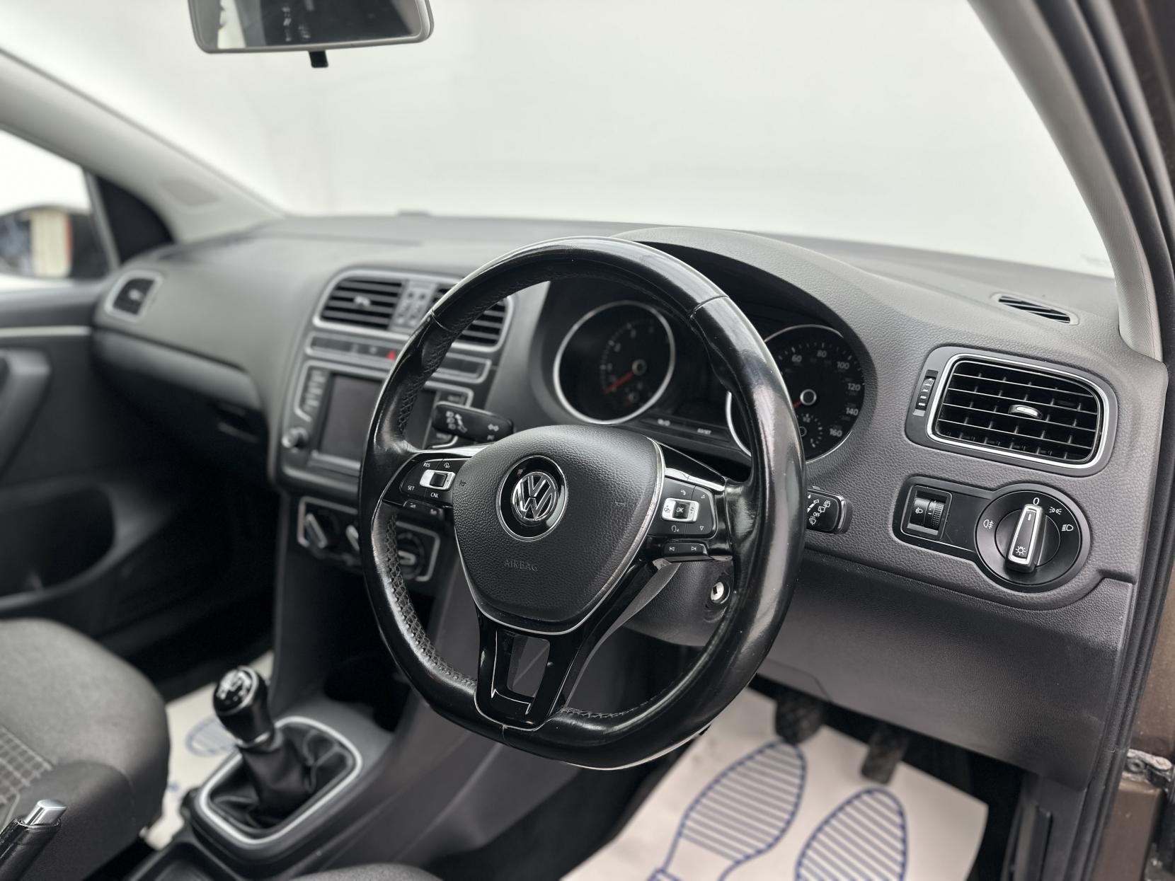 Volkswagen Polo 1.2 TSI BlueMotion Tech SE Hatchback 5dr Petrol Manual Euro 6 (s/s) (90 ps)