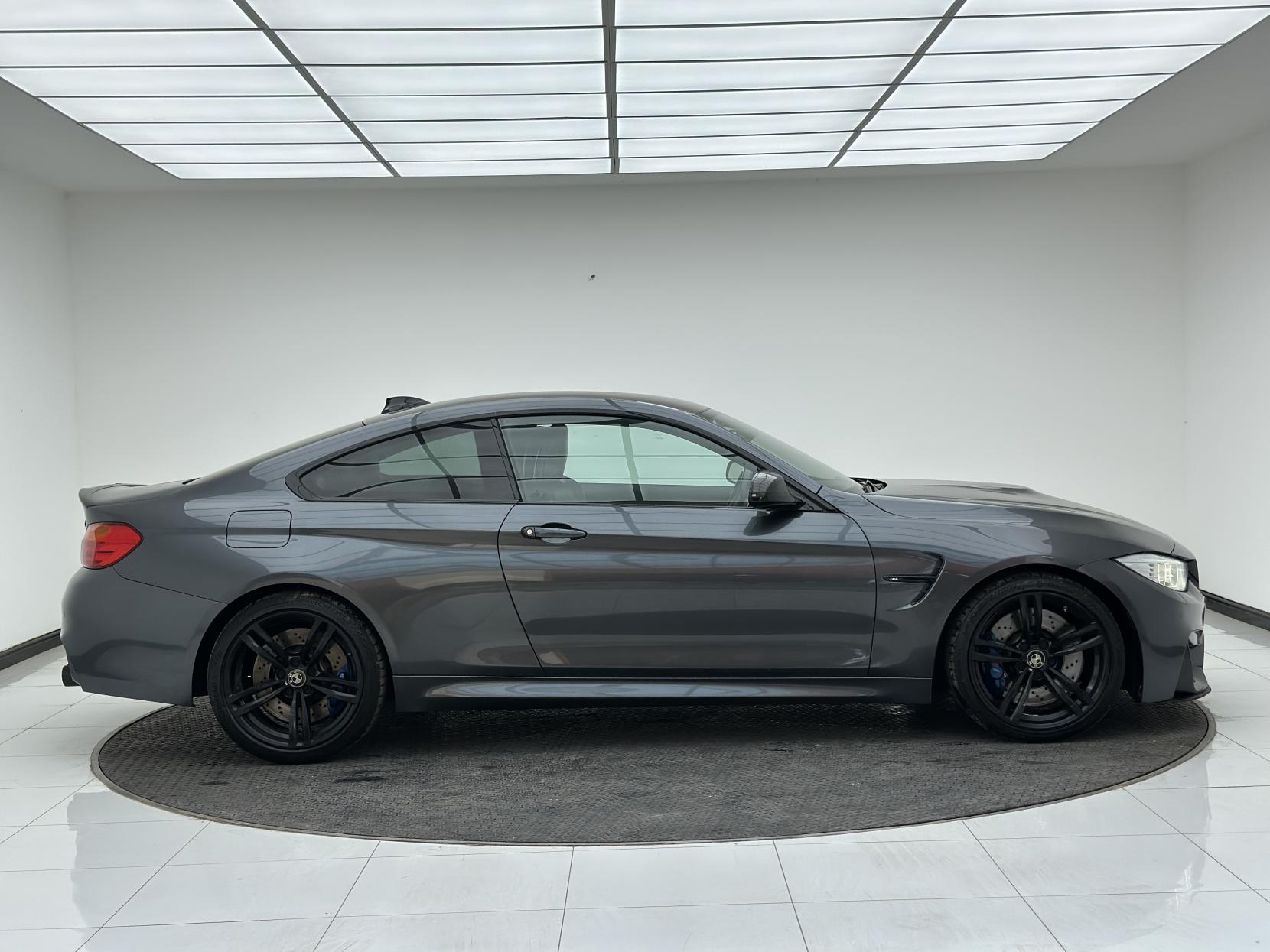 BMW M4 3.0 BiTurbo Coupe 2dr Petrol DCT Euro 6 (s/s) (431 ps)