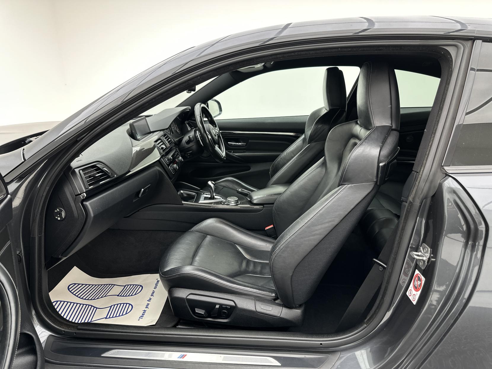 BMW M4 3.0 BiTurbo Coupe 2dr Petrol DCT Euro 6 (s/s) (431 ps)