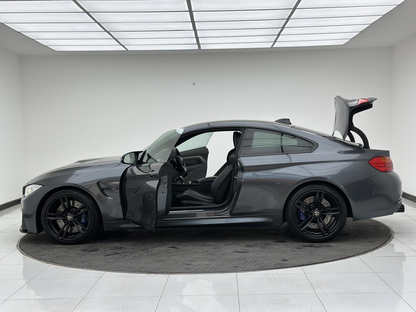 BMW M4 3.0 BiTurbo Coupe 2dr Petrol DCT Euro 6 (s/s) (431 ps)