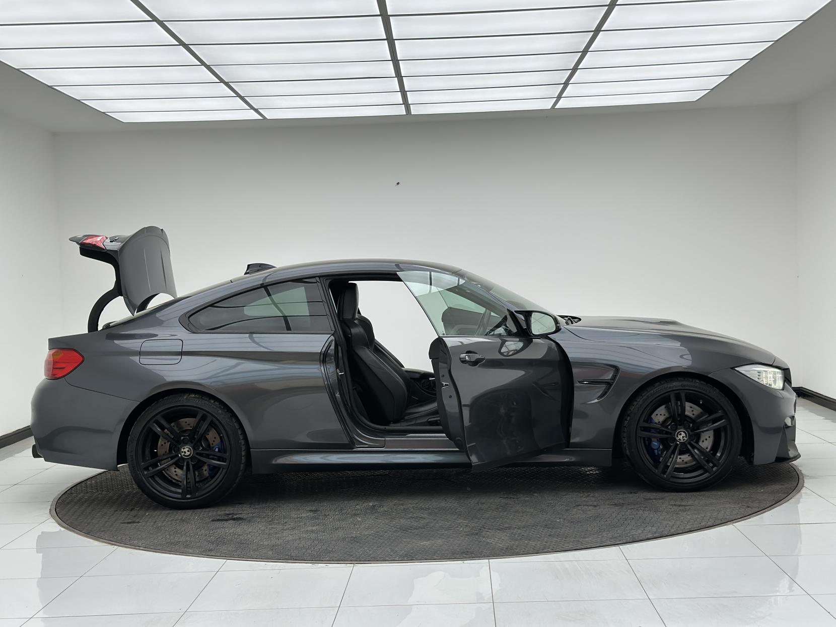 BMW M4 3.0 BiTurbo Coupe 2dr Petrol DCT Euro 6 (s/s) (431 ps)