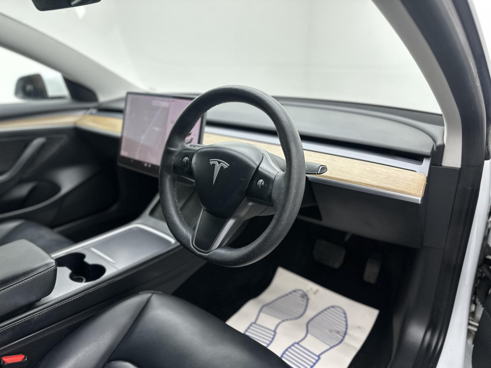 Tesla Model 3 Standard Range Plus Saloon 4dr Electric Auto RWD (241 bhp)