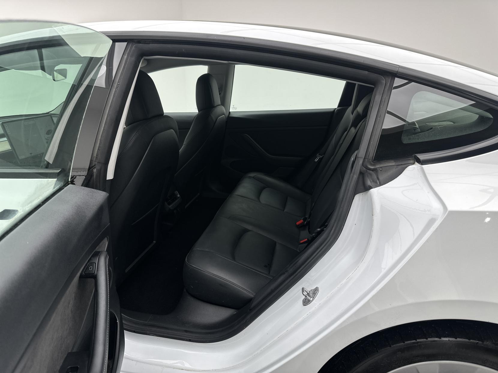 Tesla Model 3 Standard Range Plus Saloon 4dr Electric Auto RWD (241 bhp)