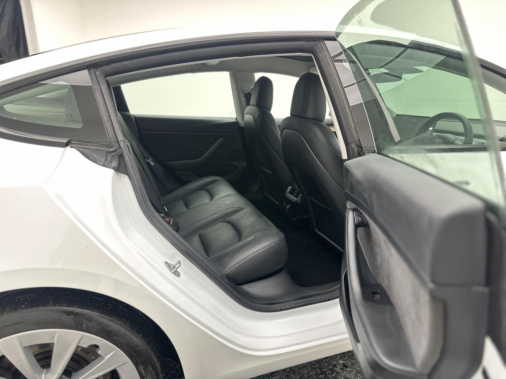 Tesla Model 3 Standard Range Plus Saloon 4dr Electric Auto RWD (241 bhp)