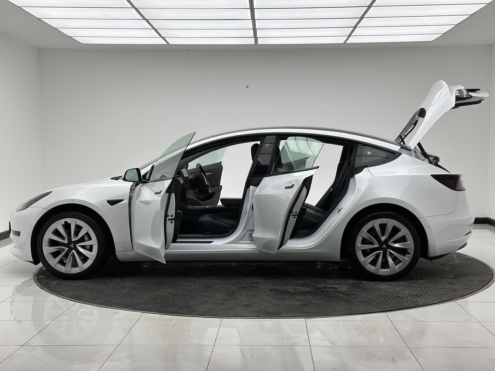 Tesla Model 3 Standard Range Plus Saloon 4dr Electric Auto RWD (241 bhp)