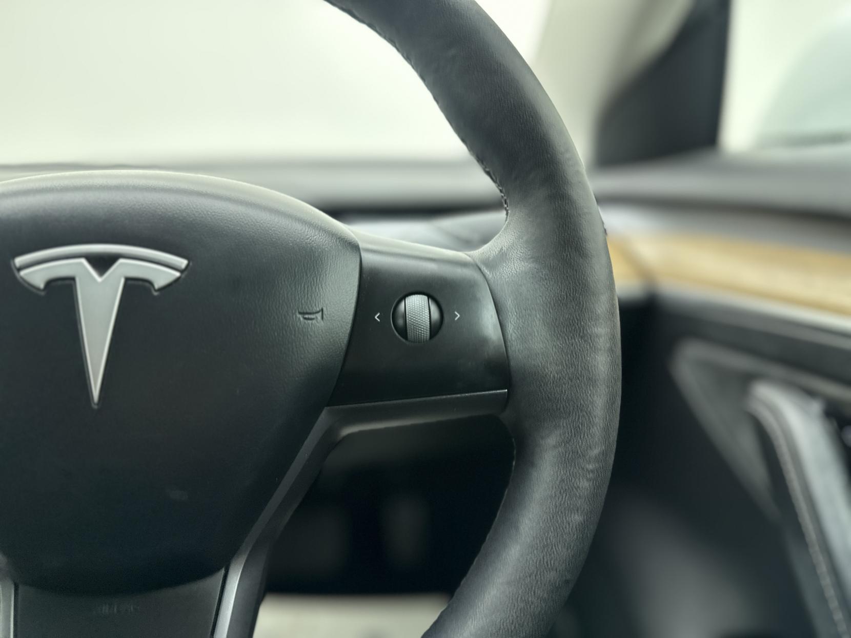 Tesla Model 3 Standard Range Plus Saloon 4dr Electric Auto RWD (241 bhp)