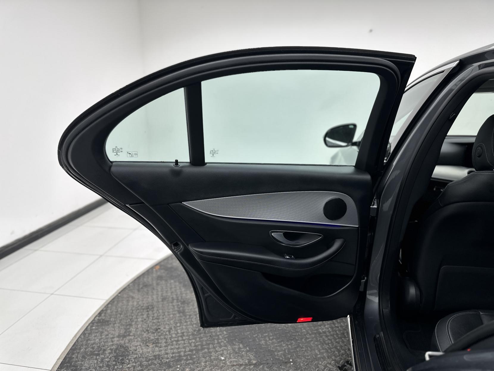 Mercedes-Benz E Class 2.0 E220d SE Saloon 4dr Diesel G-Tronic+ Euro 6 (s/s) (194 ps)