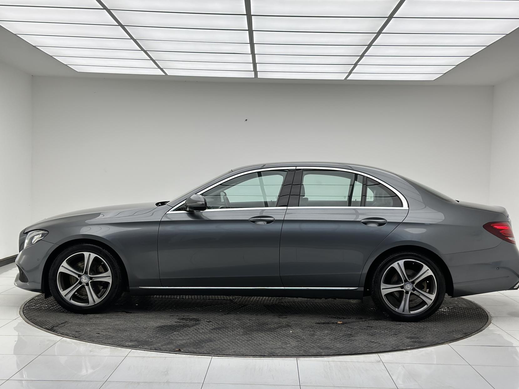 Mercedes-Benz E Class 2.0 E220d SE Saloon 4dr Diesel G-Tronic+ Euro 6 (s/s) (194 ps)