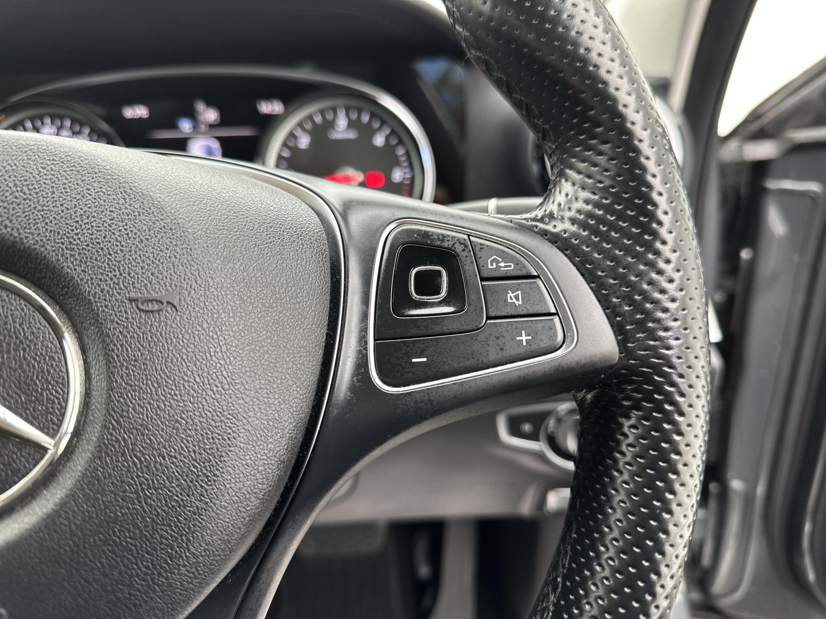 Mercedes-Benz E Class 2.0 E220d SE Saloon 4dr Diesel G-Tronic+ Euro 6 (s/s) (194 ps)