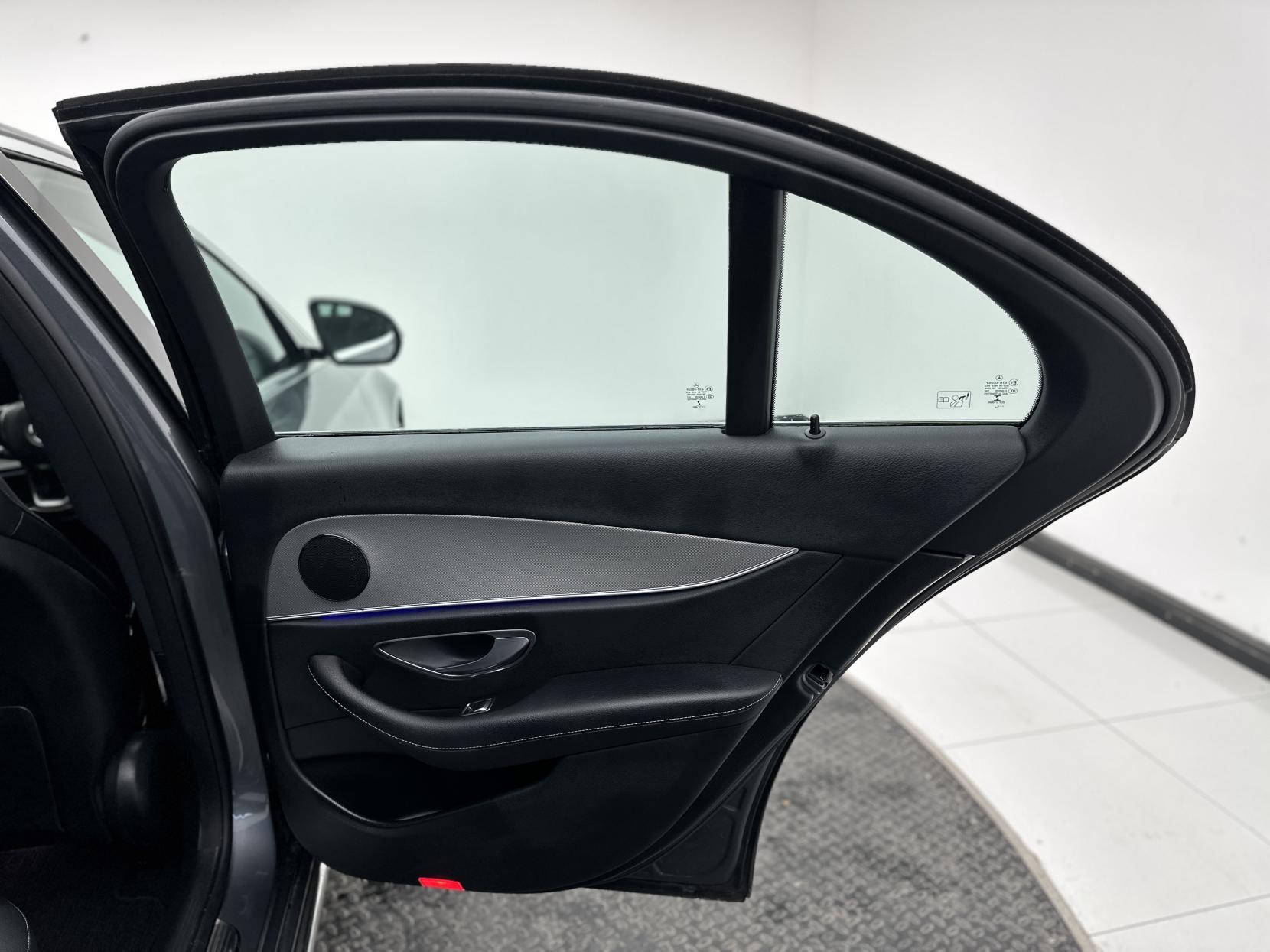 Mercedes-Benz E Class 2.0 E220d SE Saloon 4dr Diesel G-Tronic+ Euro 6 (s/s) (194 ps)