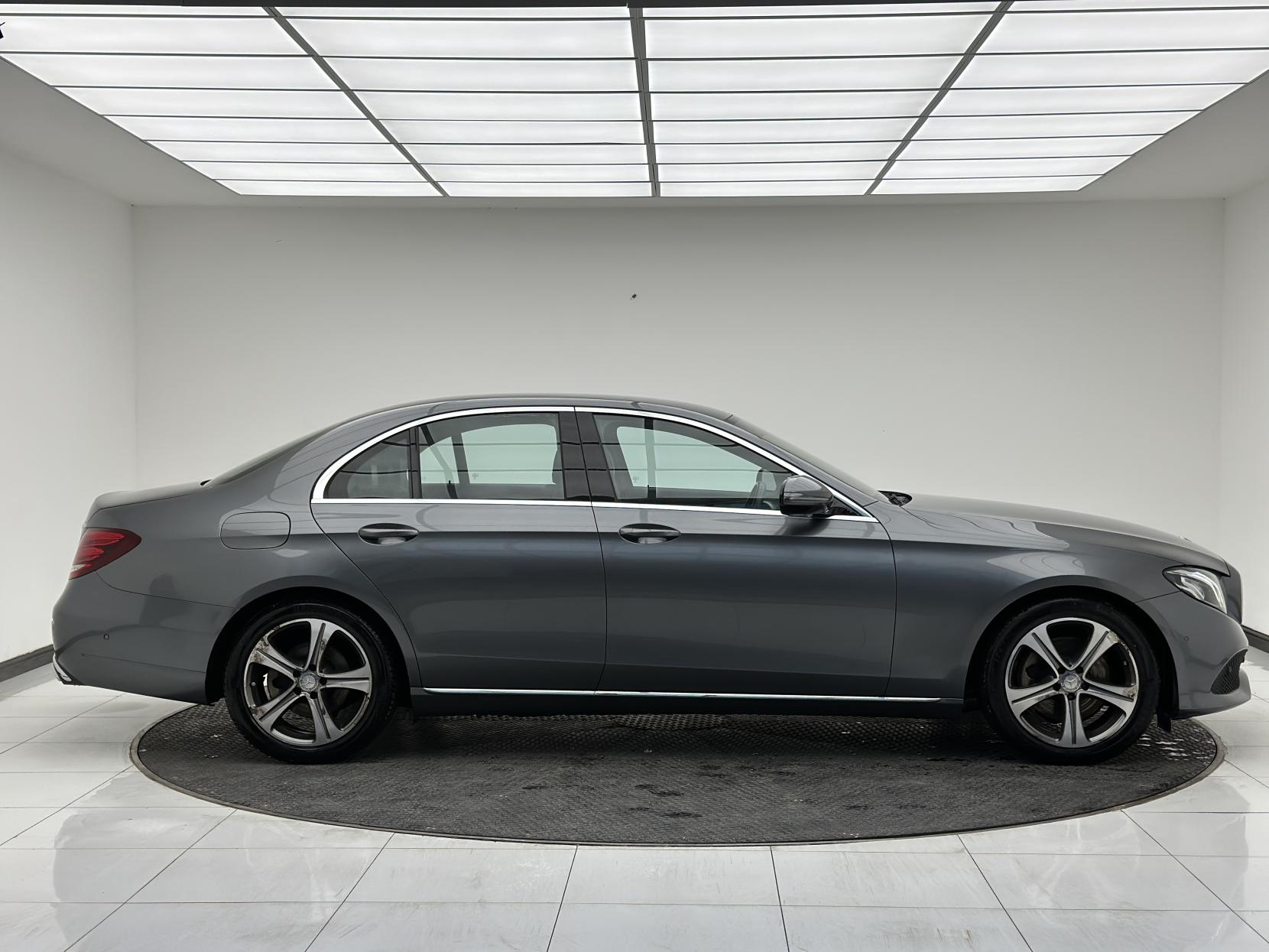 Mercedes-Benz E Class 2.0 E220d SE Saloon 4dr Diesel G-Tronic+ Euro 6 (s/s) (194 ps)