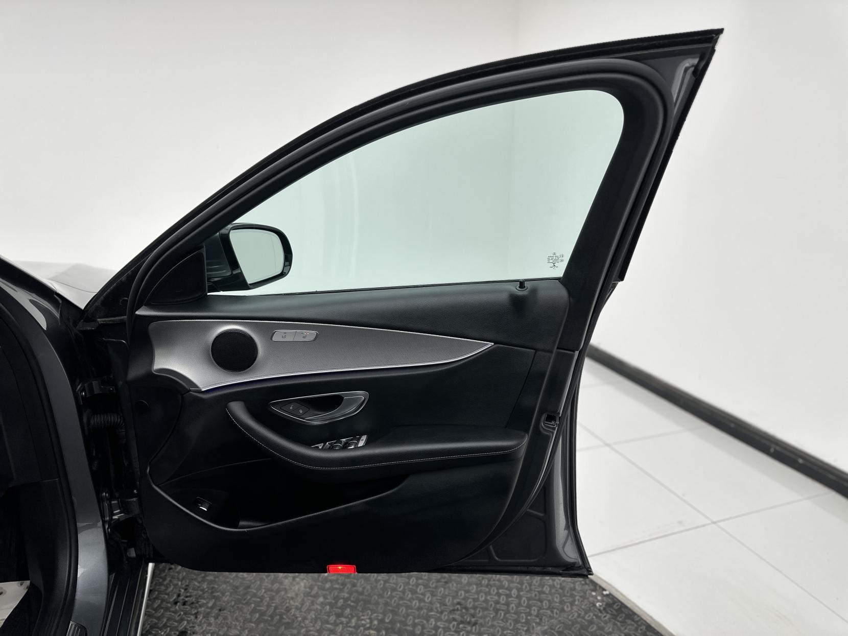 Mercedes-Benz E Class 2.0 E220d SE Saloon 4dr Diesel G-Tronic+ Euro 6 (s/s) (194 ps)