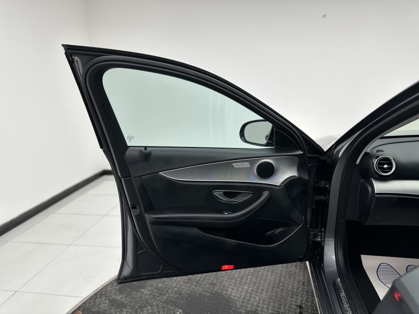 Mercedes-Benz E Class 2.0 E220d SE Saloon 4dr Diesel G-Tronic+ Euro 6 (s/s) (194 ps)