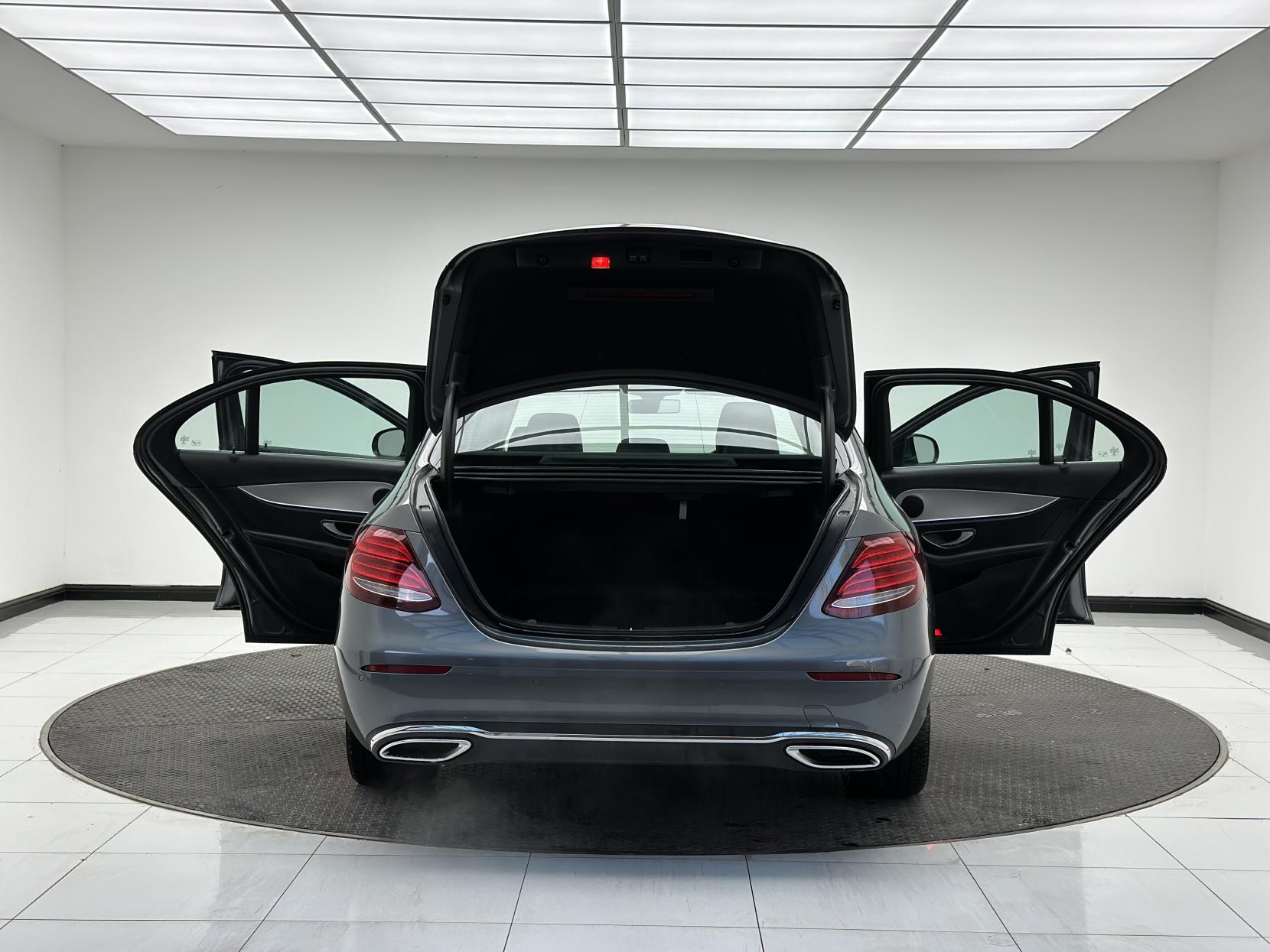 Mercedes-Benz E Class 2.0 E220d SE Saloon 4dr Diesel G-Tronic+ Euro 6 (s/s) (194 ps)