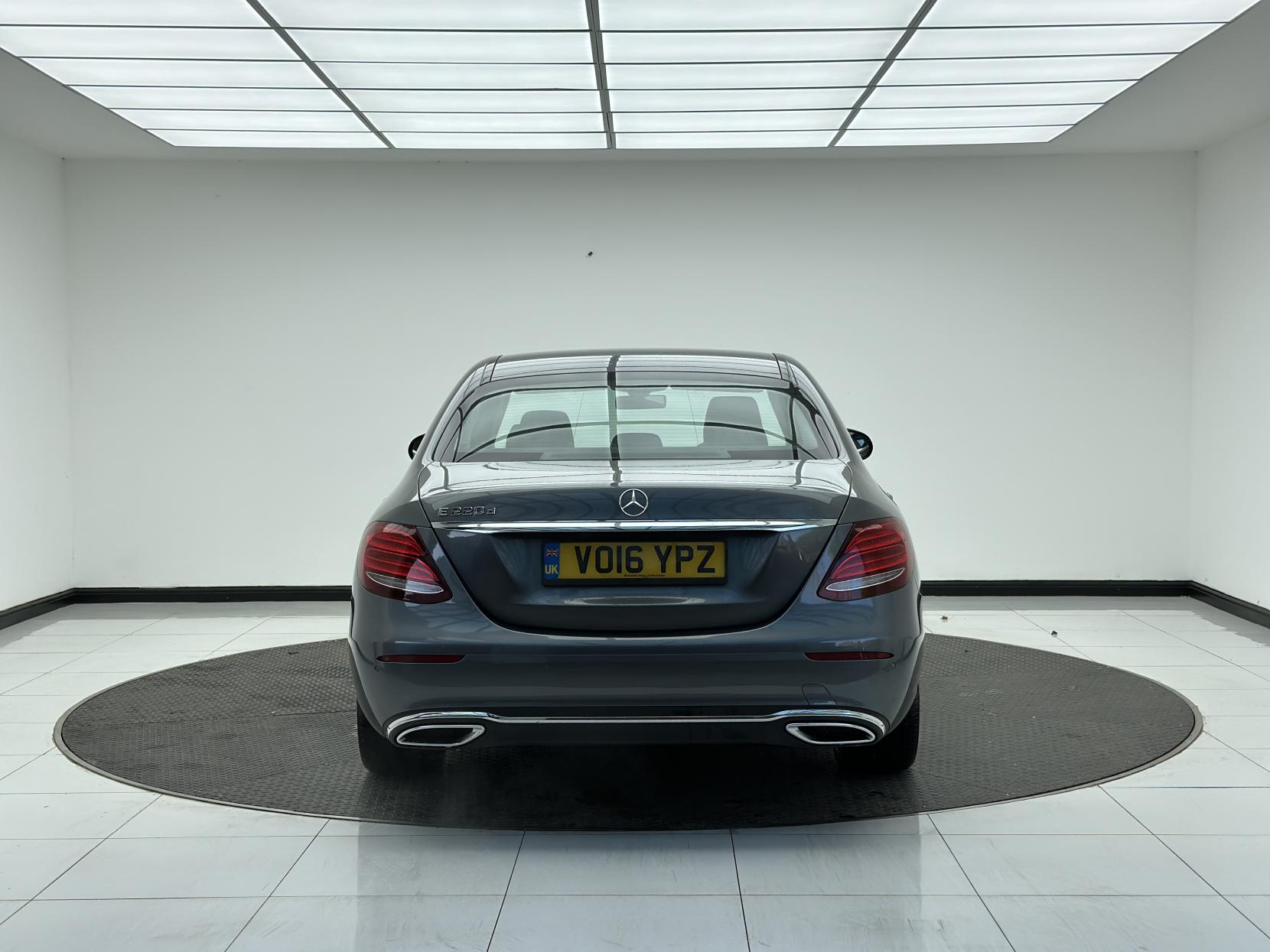 Mercedes-Benz E Class 2.0 E220d SE Saloon 4dr Diesel G-Tronic+ Euro 6 (s/s) (194 ps)