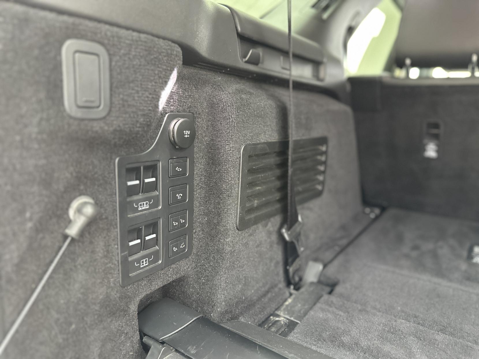 Land Rover Discovery 2.0 SD4 HSE Luxury SUV 5dr Diesel Auto 4WD Euro 6 (s/s) (240 ps)