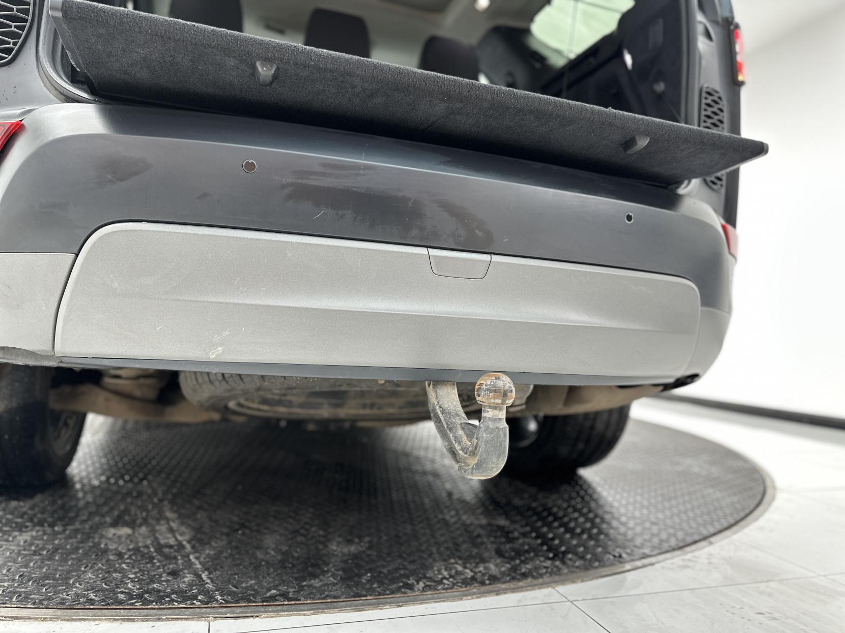 Land Rover Discovery 2.0 SD4 HSE Luxury SUV 5dr Diesel Auto 4WD Euro 6 (s/s) (240 ps)