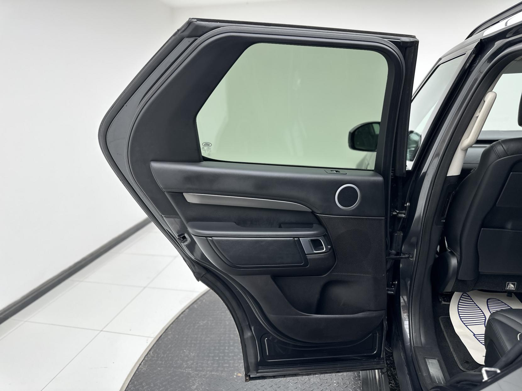 Land Rover Discovery 2.0 SD4 HSE Luxury SUV 5dr Diesel Auto 4WD Euro 6 (s/s) (240 ps)