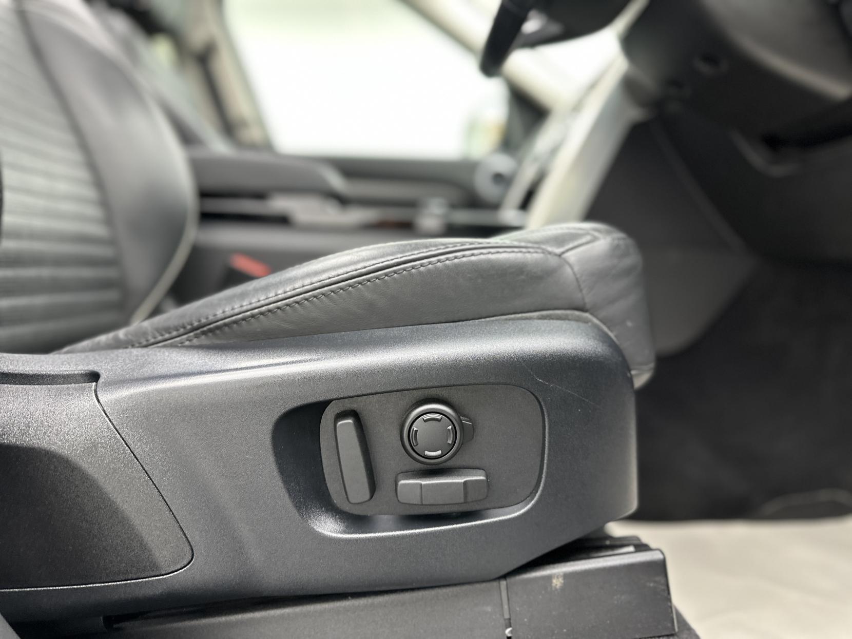 Land Rover Discovery 2.0 SD4 HSE Luxury SUV 5dr Diesel Auto 4WD Euro 6 (s/s) (240 ps)