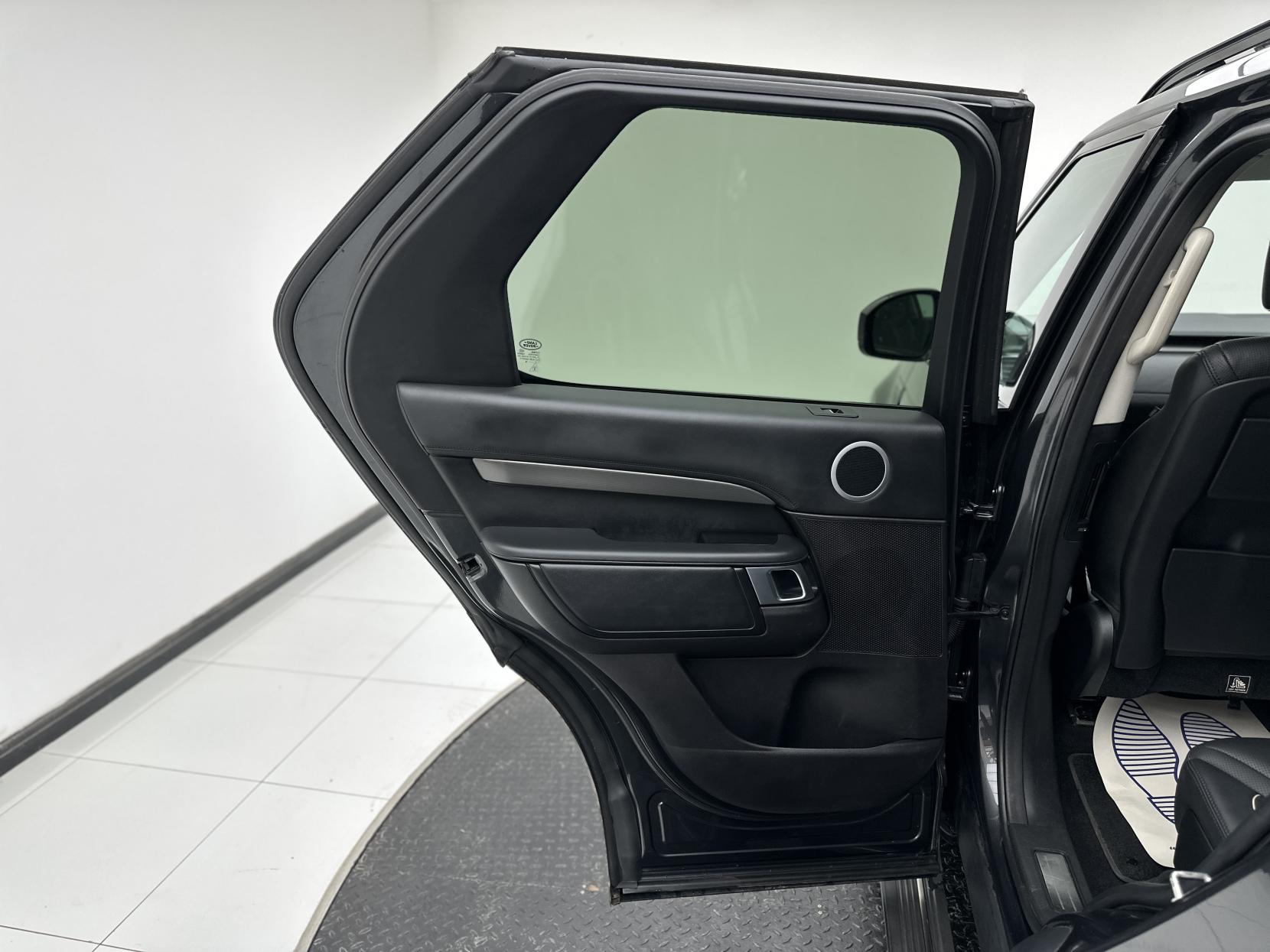 Land Rover Discovery 2.0 SD4 HSE Luxury SUV 5dr Diesel Auto 4WD Euro 6 (s/s) (240 ps)