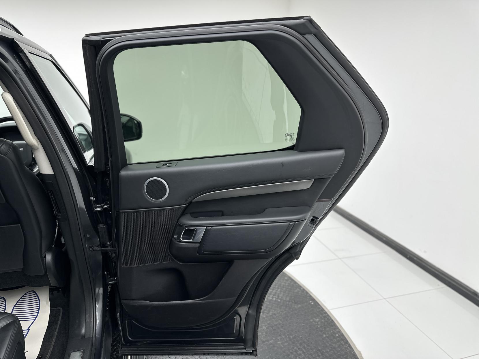 Land Rover Discovery 2.0 SD4 HSE Luxury SUV 5dr Diesel Auto 4WD Euro 6 (s/s) (240 ps)