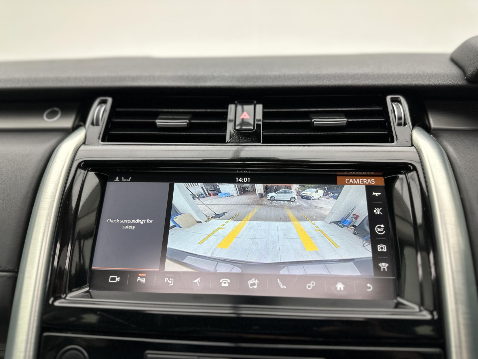 Land Rover Discovery 2.0 SD4 HSE Luxury SUV 5dr Diesel Auto 4WD Euro 6 (s/s) (240 ps)