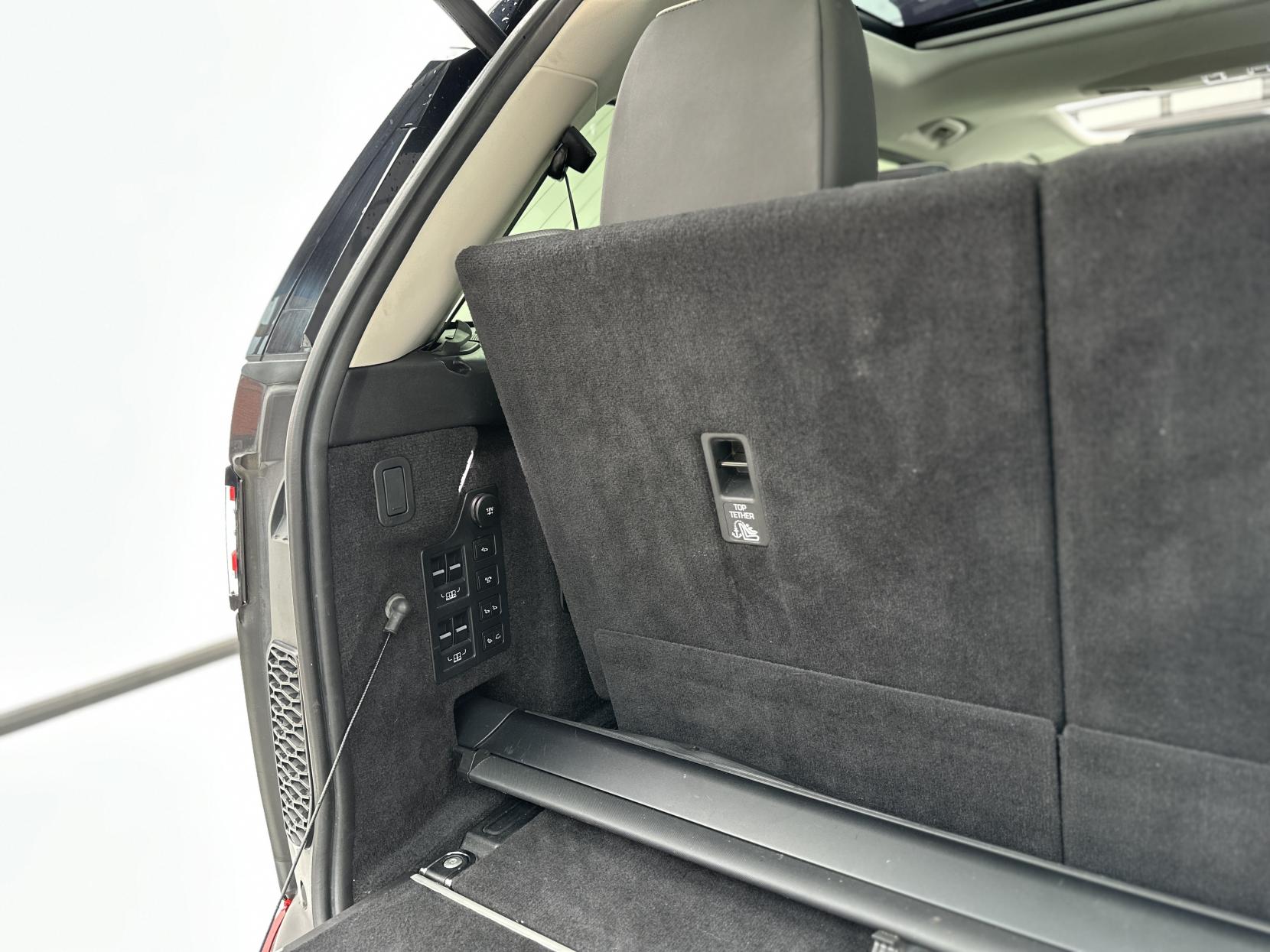 Land Rover Discovery 2.0 SD4 HSE Luxury SUV 5dr Diesel Auto 4WD Euro 6 (s/s) (240 ps)